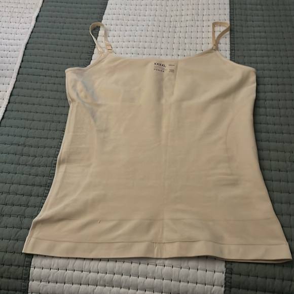 Empetua Essentials All Day Every Day Scoop Neck Cami - Picture 5 of 6